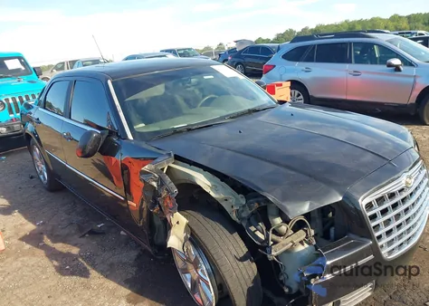 2008 Chrysler 300 Touring z USA, uszkodzony, nr VIN 2C3LA53G68H135883